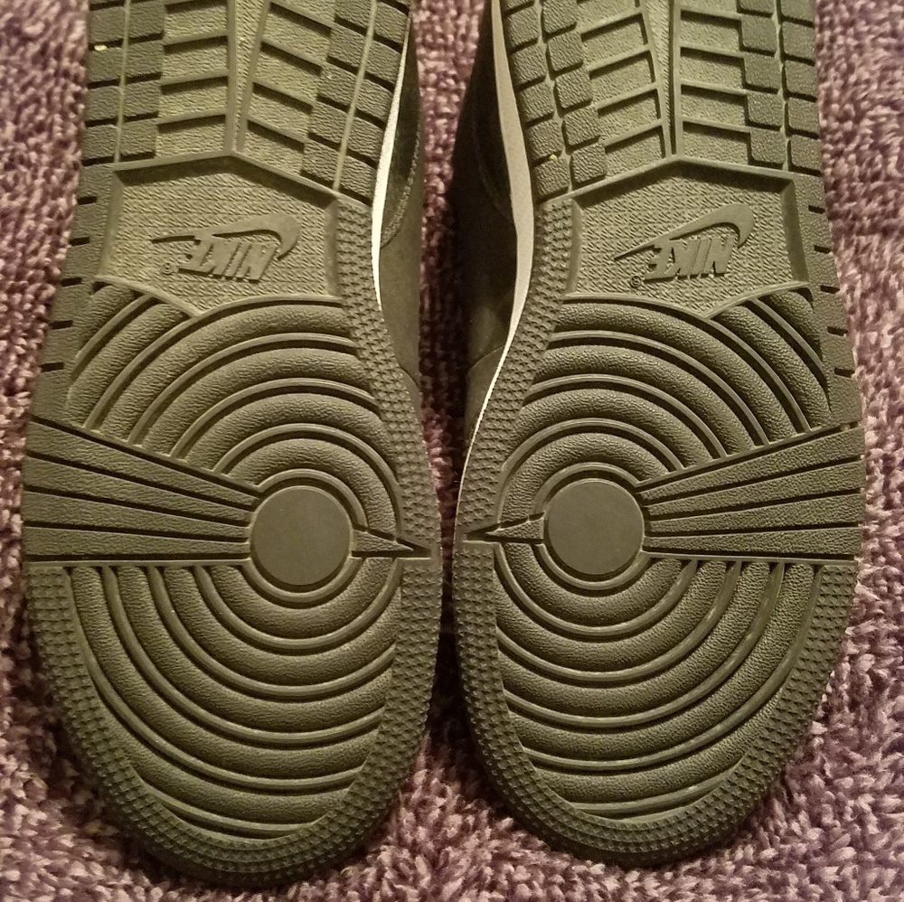 Jordans - Picture 3 of 5